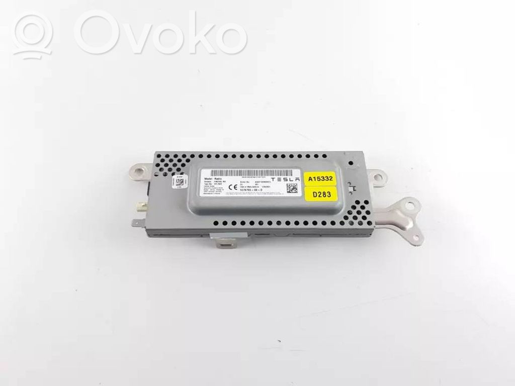 Tesla Model 3 Aerial antenna amplifier 