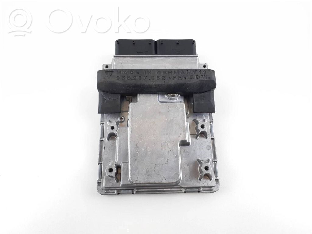 Engine control unit/module   95B906022C,95B906022,10298076AA,5WP4651501