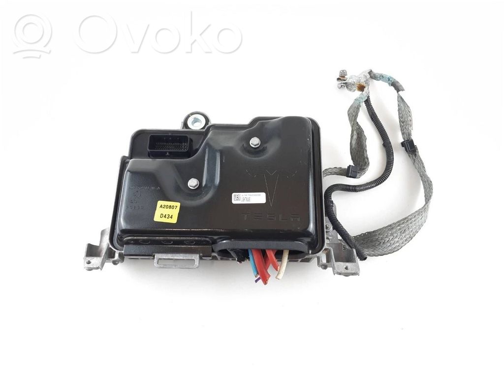 Tesla Model 3 Comfort/convenience module 