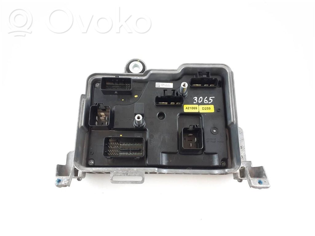 Tesla Model 3 Mukavuusmoduuli 