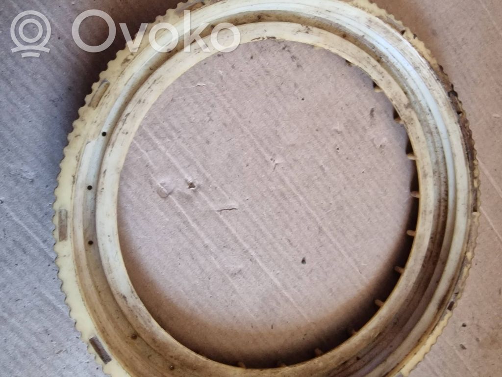 Audi A6 S6 C6 4F Anello/dado di bloccaggio della vite della pompa del carburante nel serbatoio 