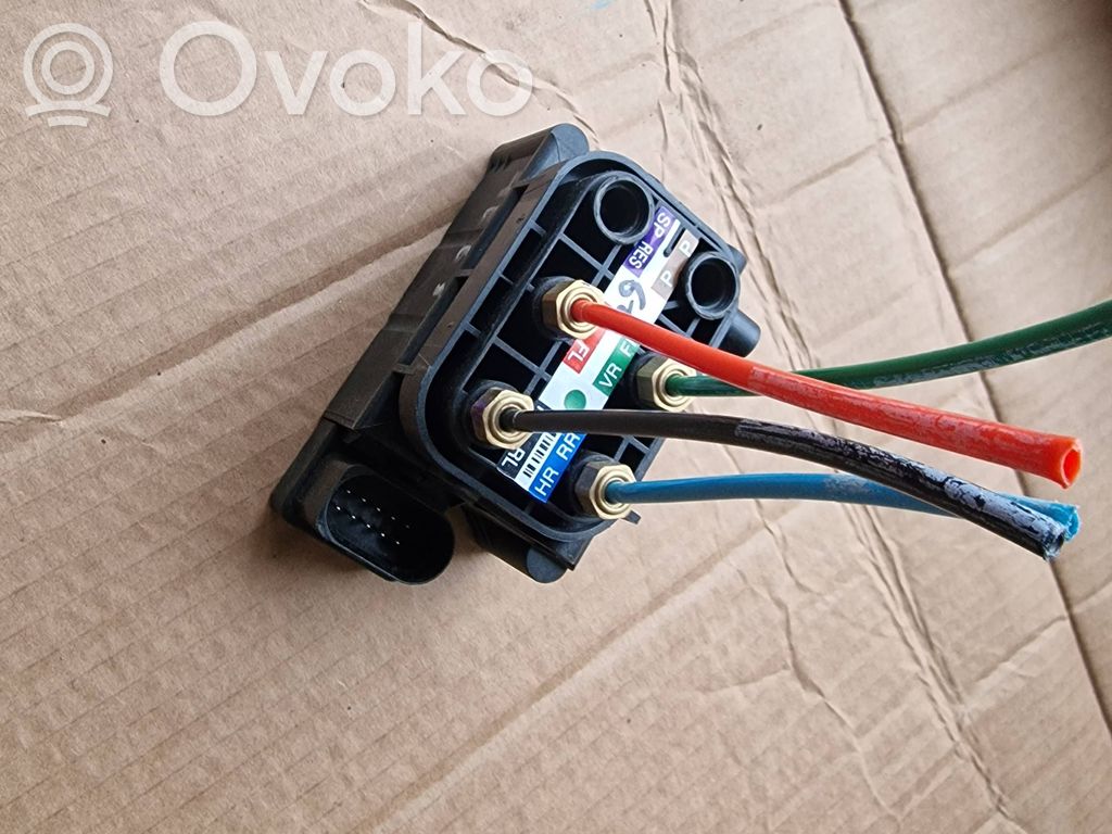 Audi A6 S6 C7 4G Bloc supape suspensie pneumatică 