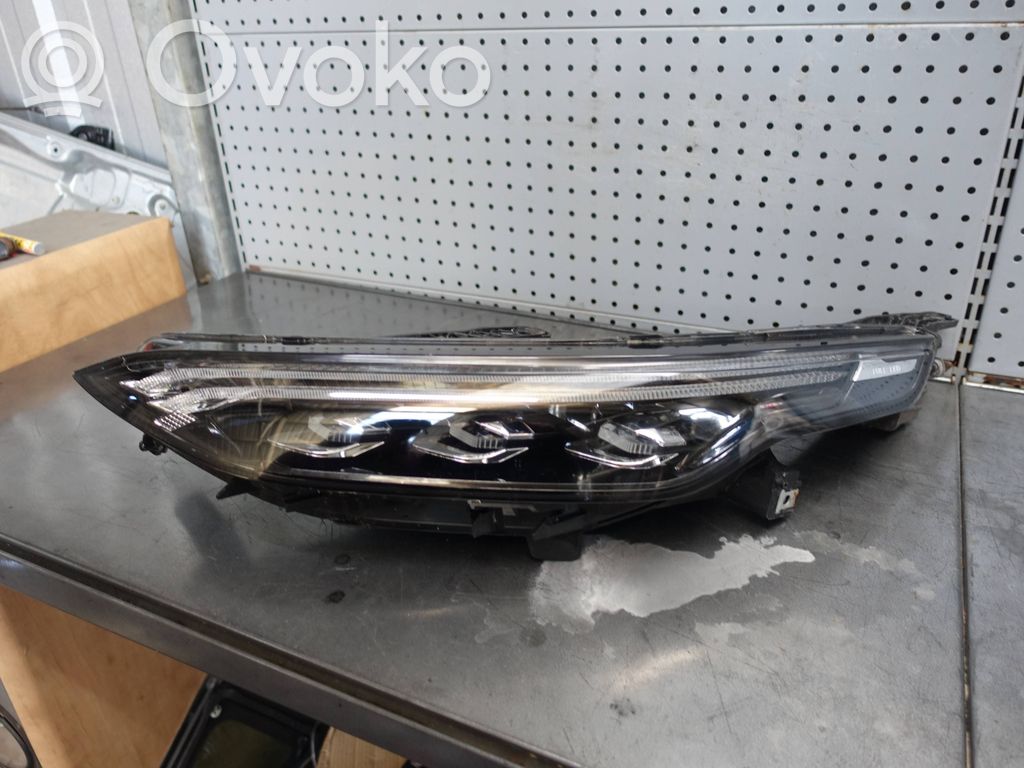 Maxus Euniq 6 LED Daytime headlight 