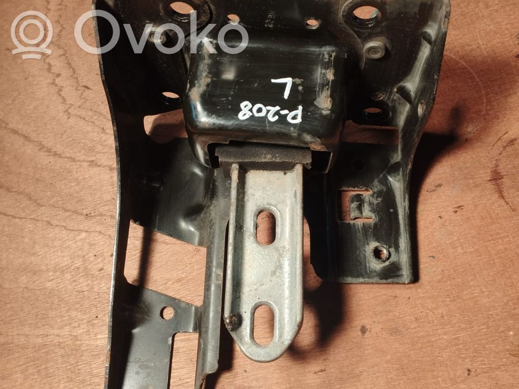 Peugeot 208 I Engine mount bracket 