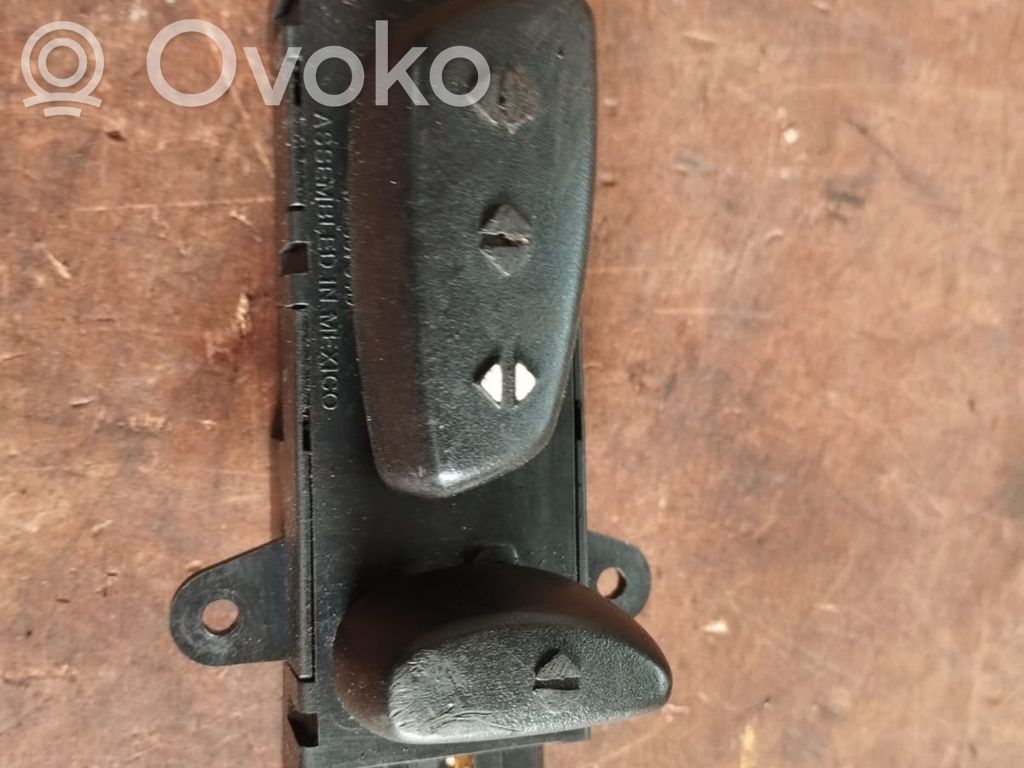Chrysler Voyager Seat control switch 