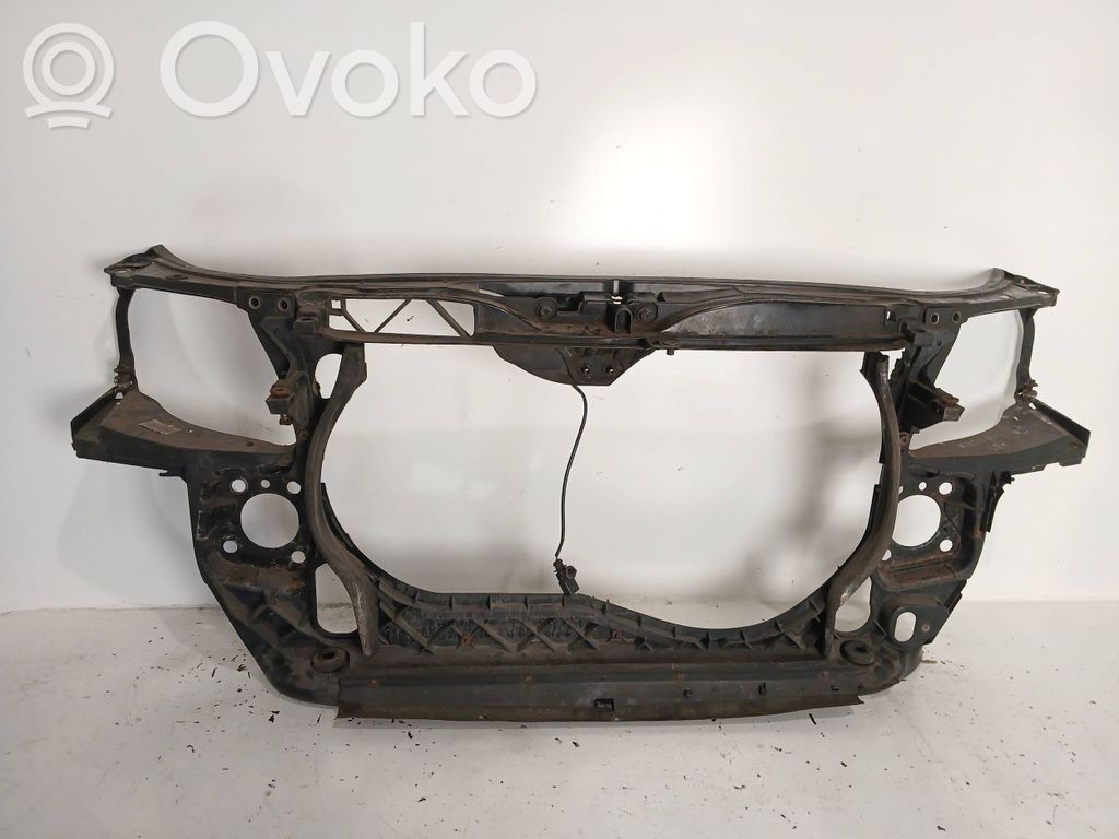 Audi A4 S4 B7 8E 8H Radiatorių panelė 