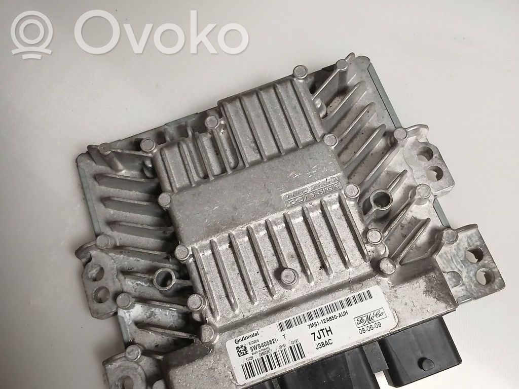 Ford C-MAX I Engine control unit/module 