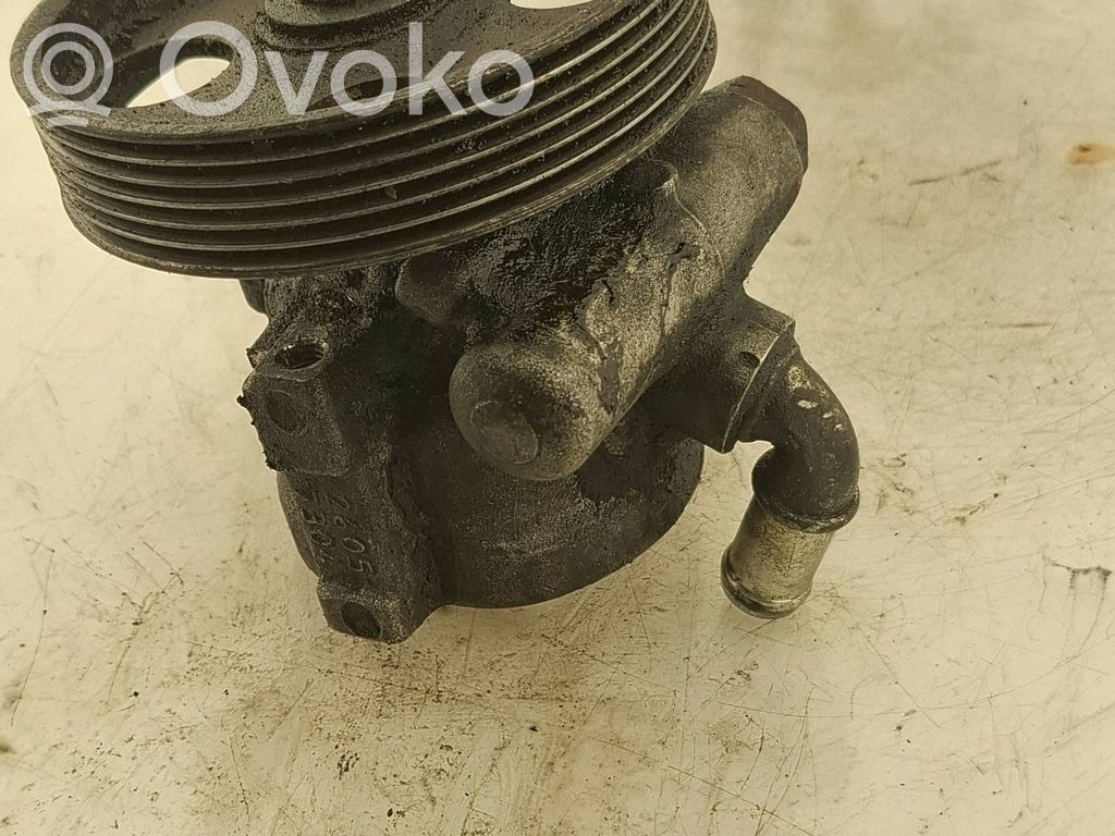 Peugeot Partner Power steering pump 
