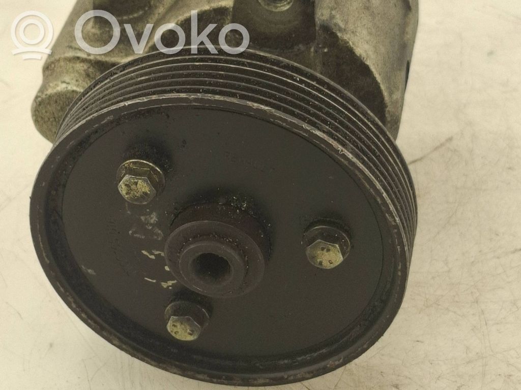 Renault Megane I Ohjaustehostimen pumppu 