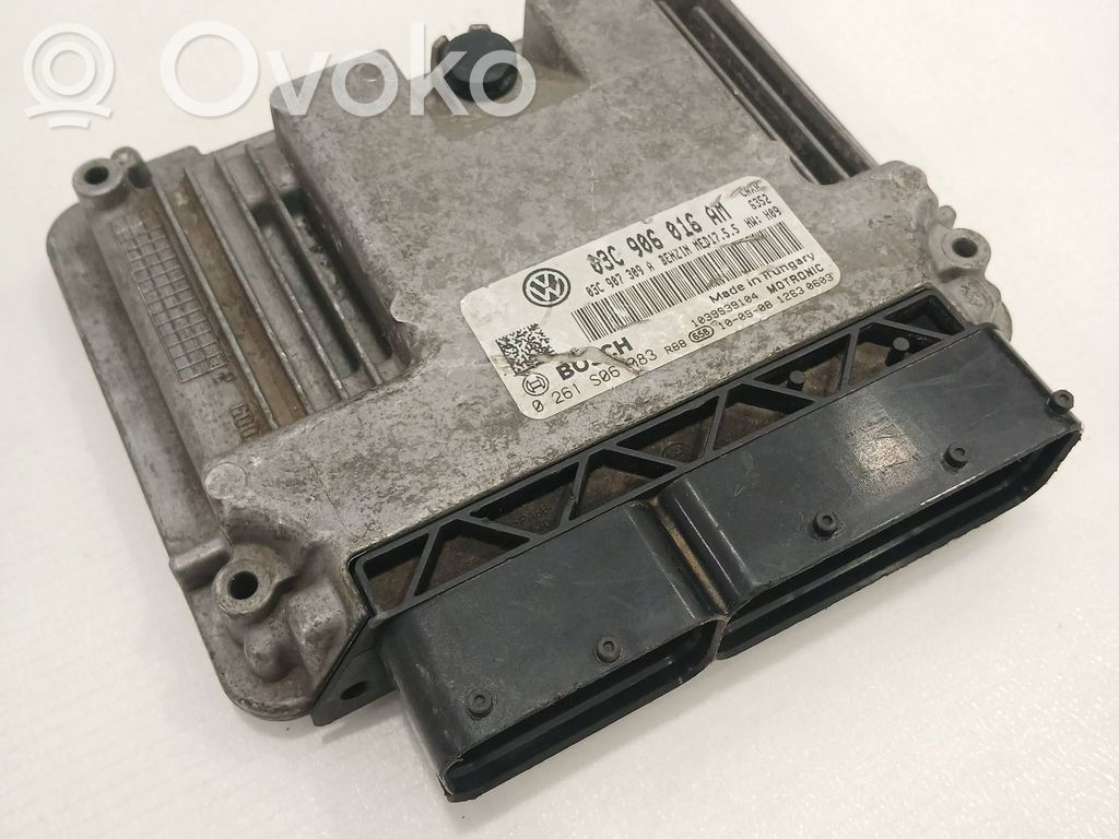 Volkswagen Golf VI Engine control unit/module 