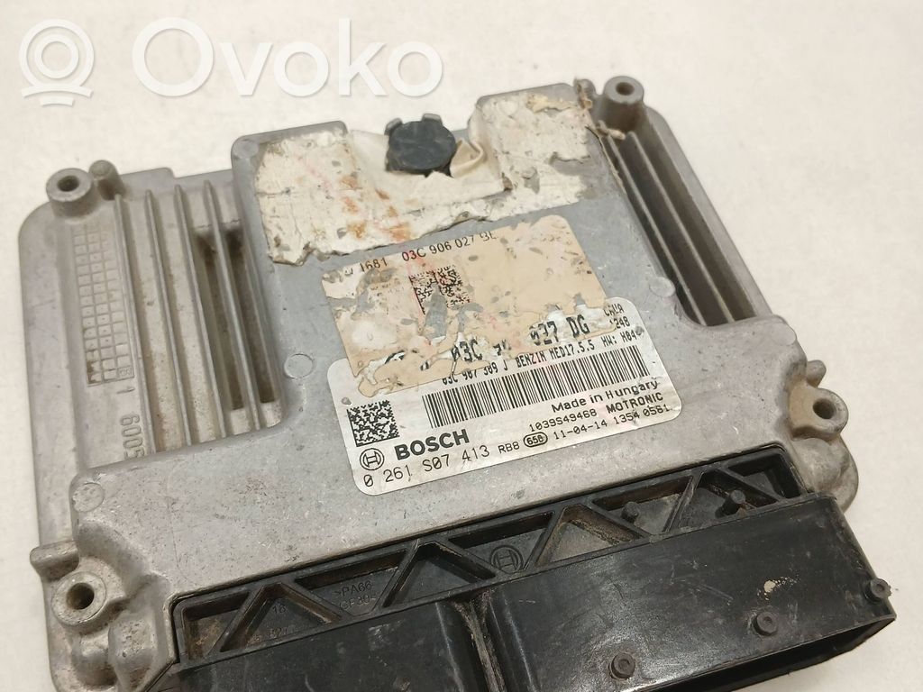 Volkswagen Golf VI Engine control unit/module 