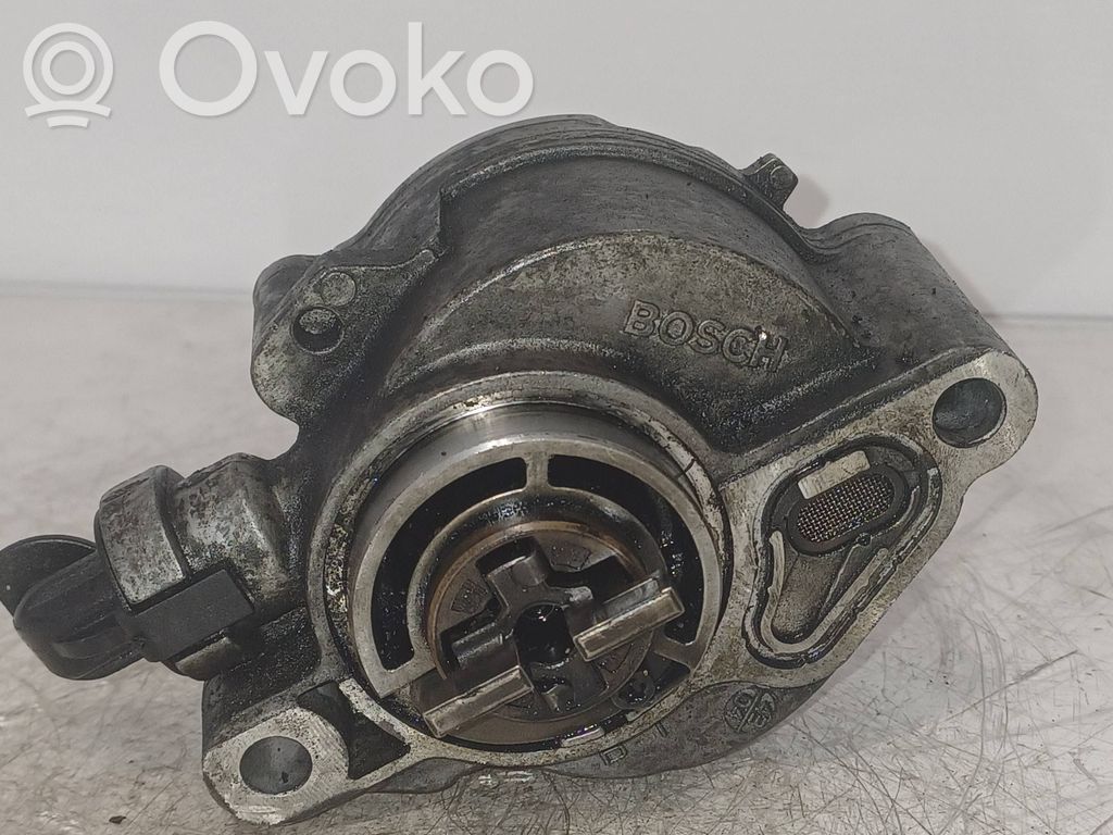 Ford Focus C-MAX Vacuum pump 