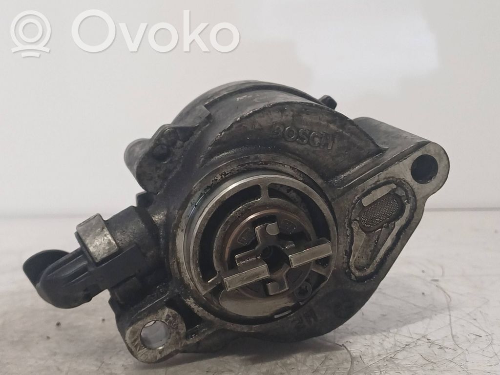 Peugeot 308 Vacuum pump 