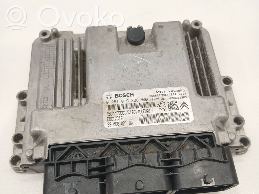 Peugeot 208 I Engine control unit/module 
