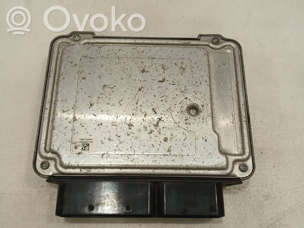 Volkswagen PASSAT B6 Engine control unit/module 
