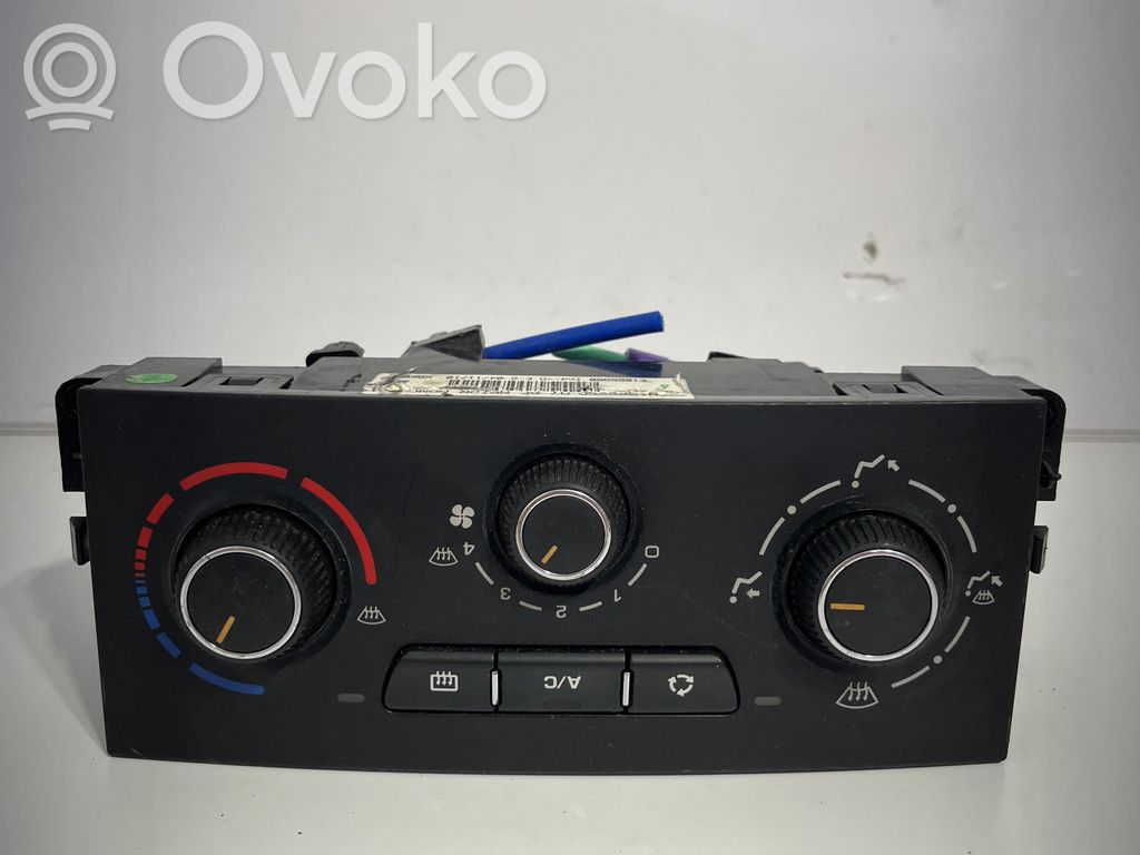 Peugeot 207 Climate control unit 