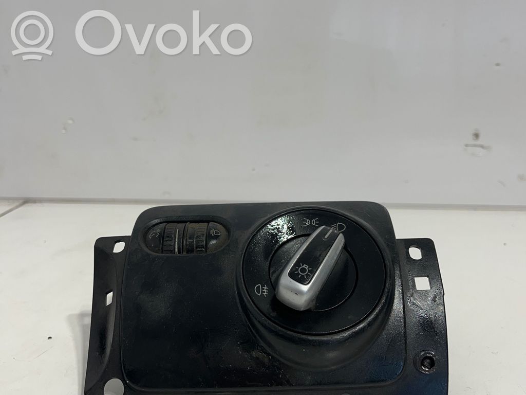 Volkswagen Golf V Включатель фонарей 