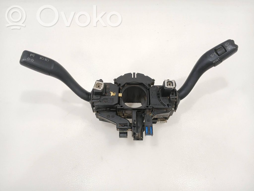 Audi A3 S3 8P Interruptor/palanca de limpiador de luz de giro 