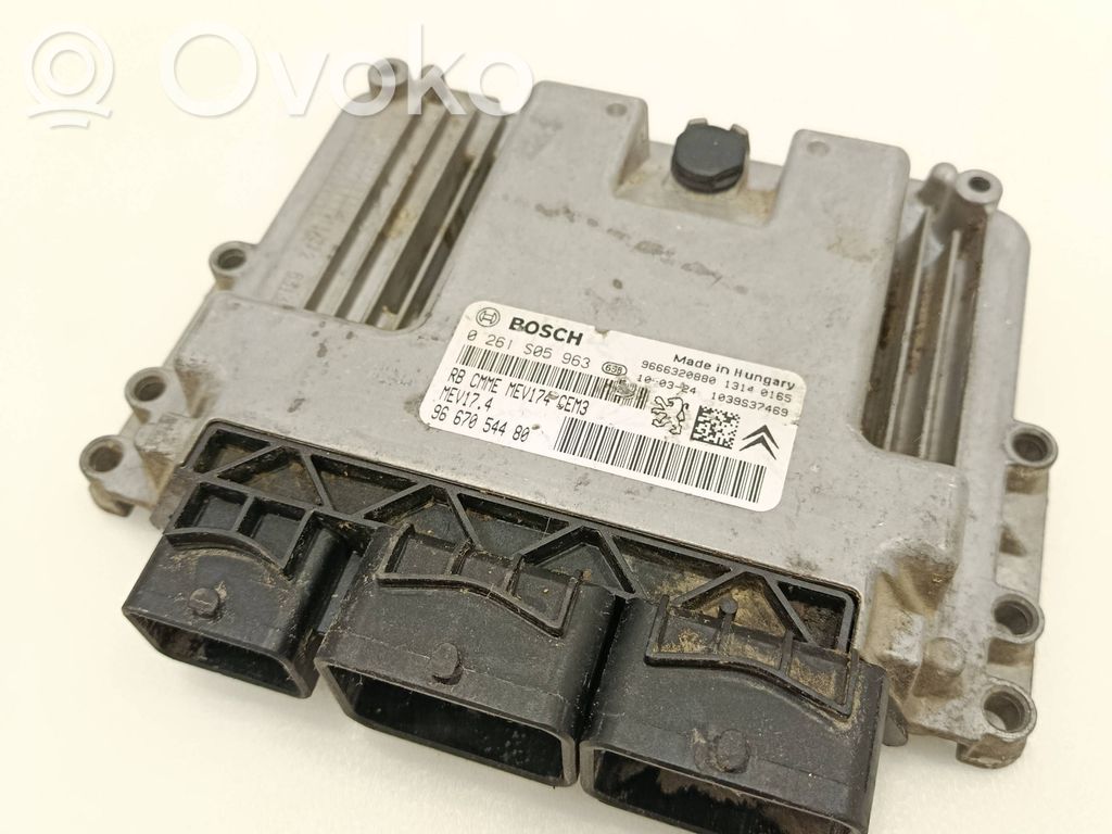 Peugeot 207 Engine control unit/module 