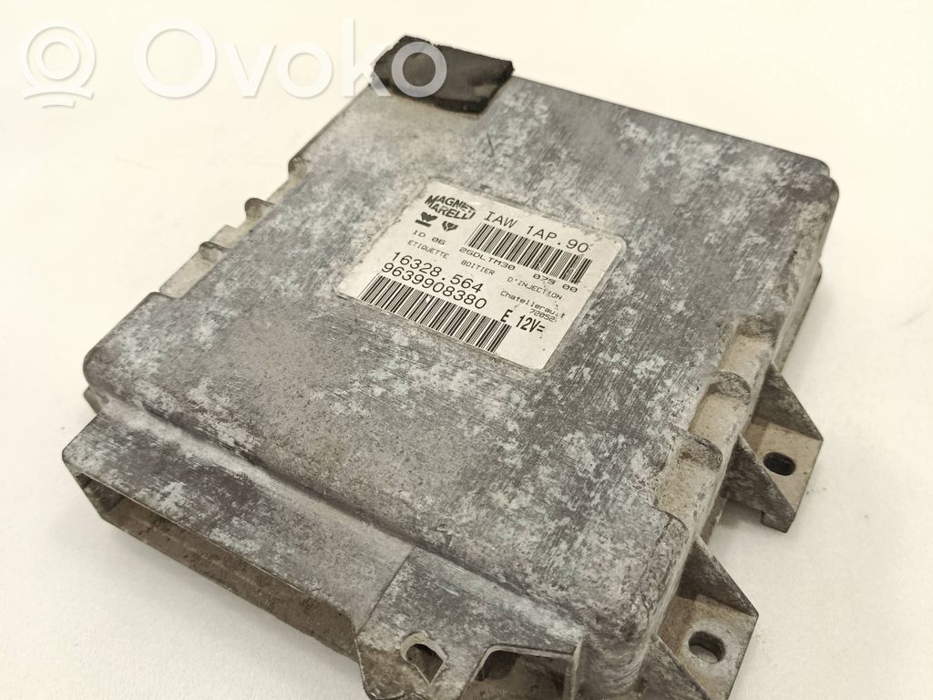 Peugeot 206 Engine control unit/module 