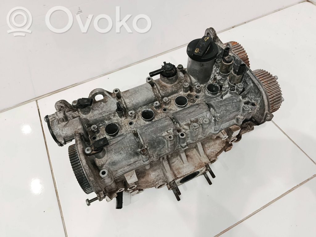 Volkswagen PASSAT B8 Głowica silnika 