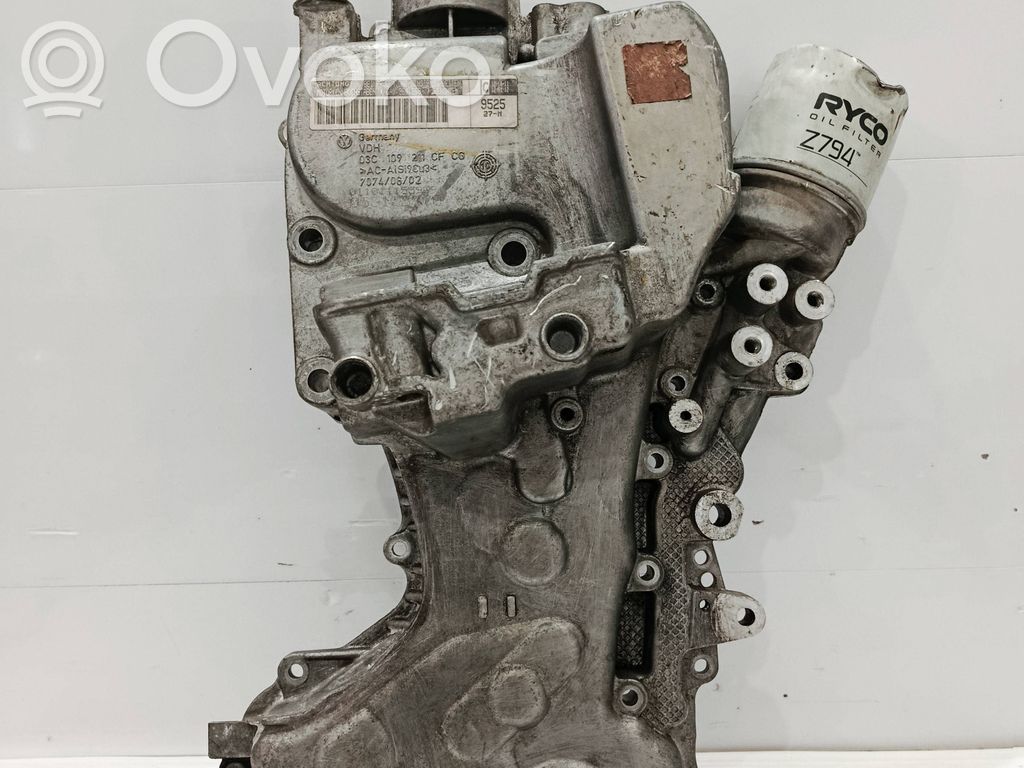 Volkswagen Tiguan Timing chain cover 