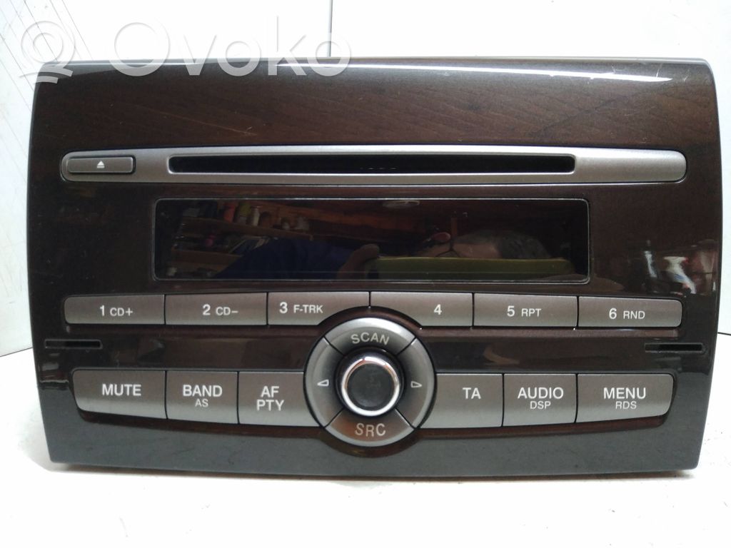 Fiat Bravo Panel / Radioodtwarzacz CD/DVD/GPS 