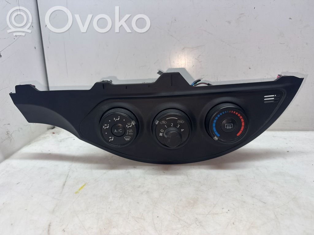 Toyota Yaris Climate control unit 