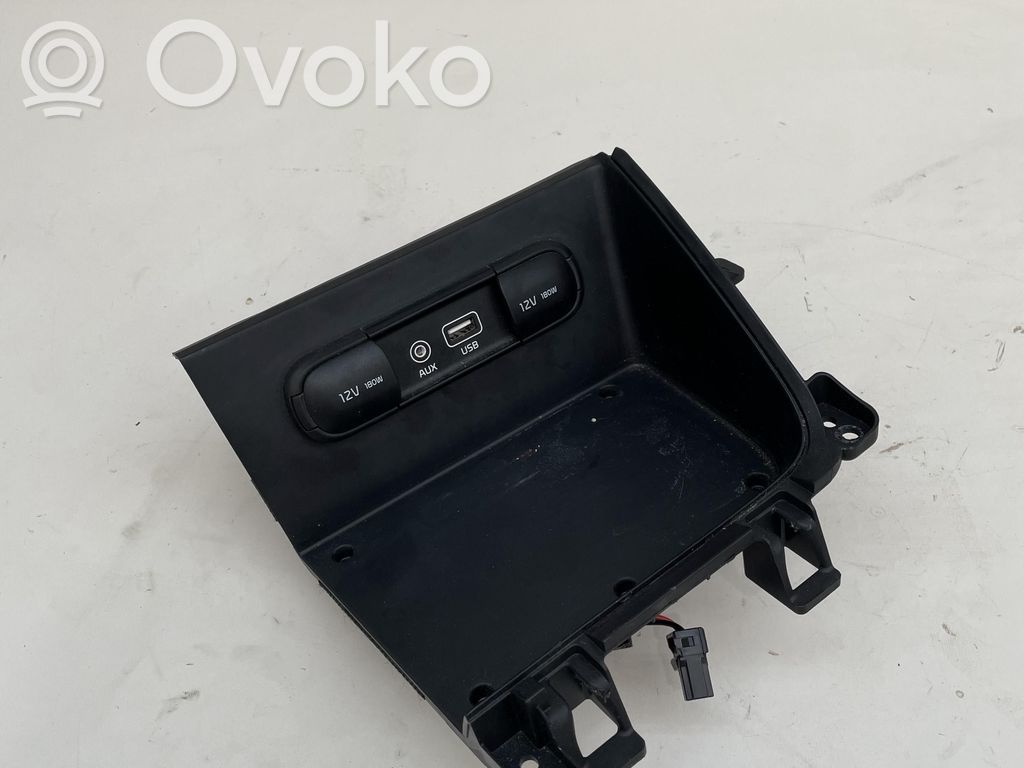 USB-pistokeliitin   84632G5000