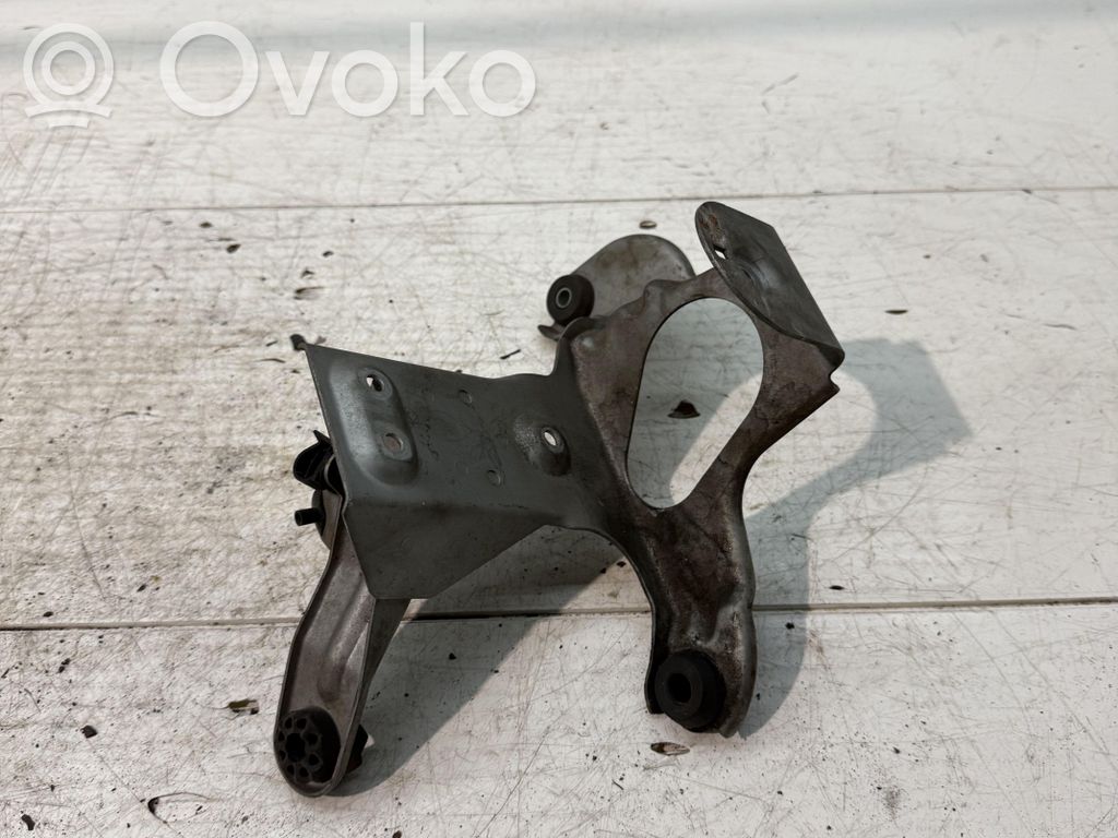 Muu moottoritilan osa   8380029