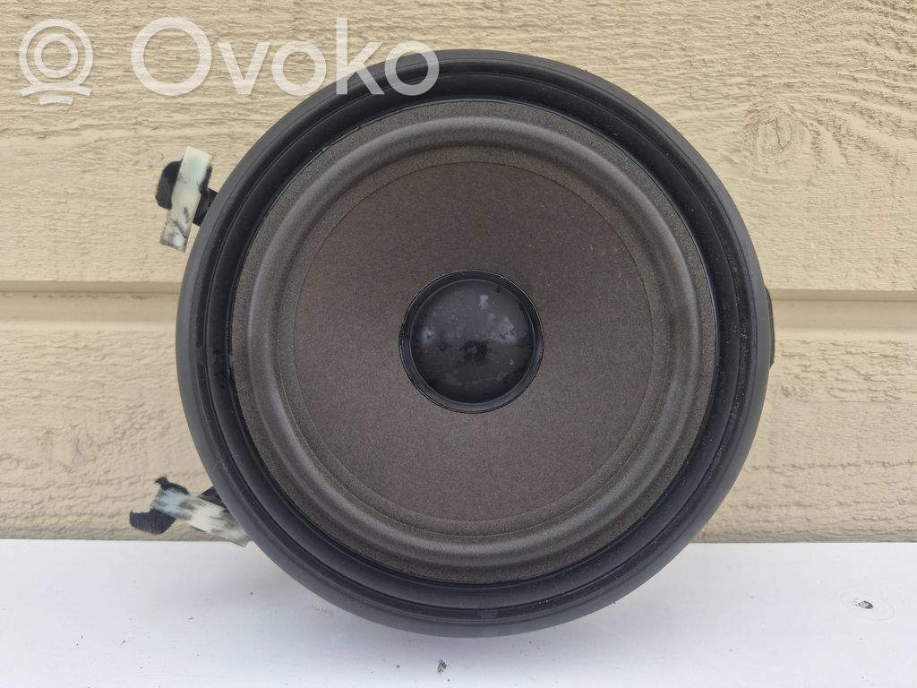 Audi A8 S8 D3 4E Takaoven kaiutin 