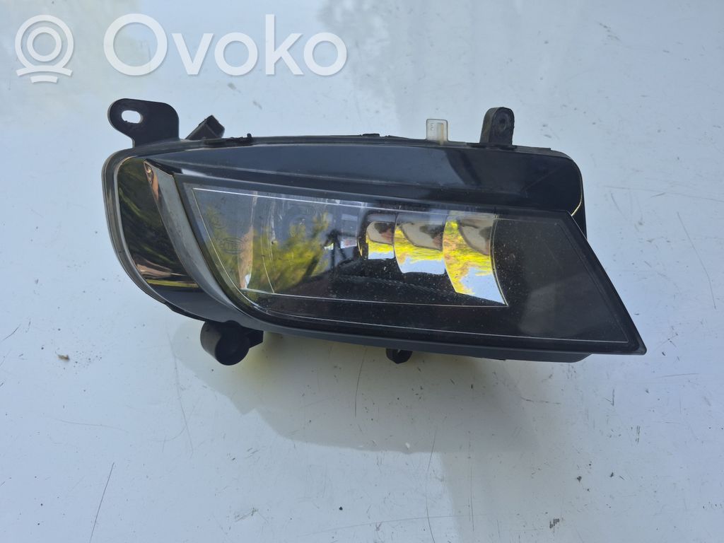 Audi A4 S4 B8 8K Światło przeciwmgłowe przednie 