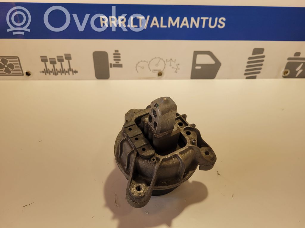 BMW 5 F10 F11 Engine mount bracket 