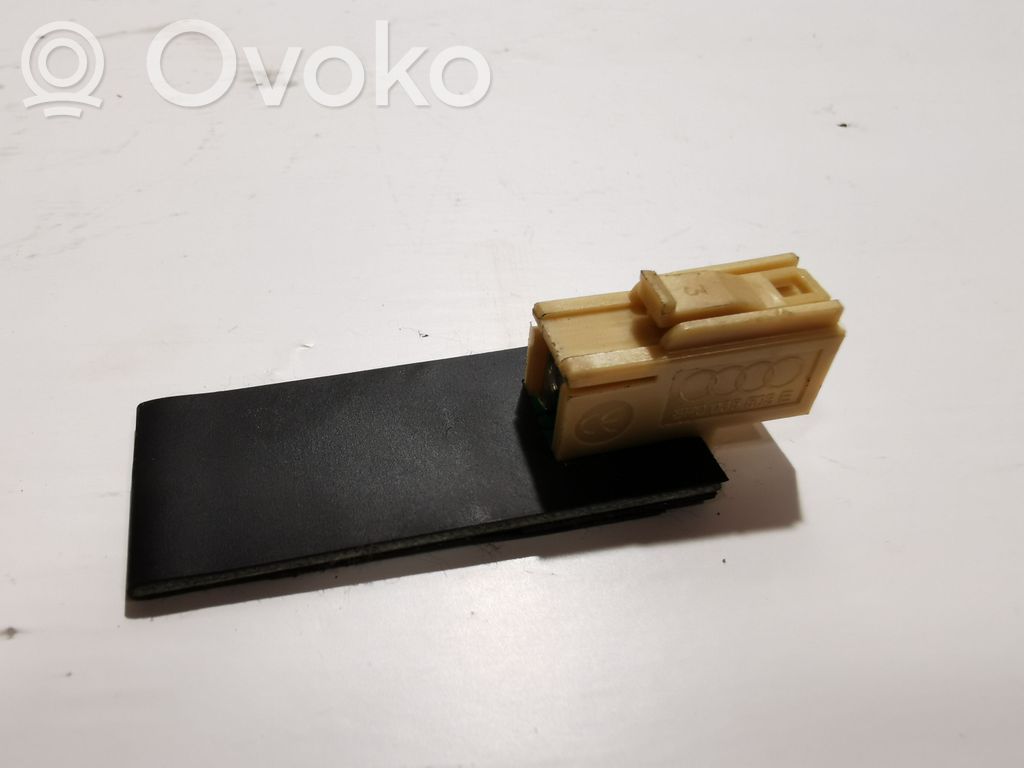 Audi A4 S4 B7 8E 8H Bluetooth antena 