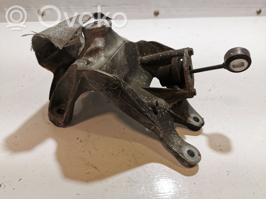 Audi Q7 4M Engine mounting bracket 