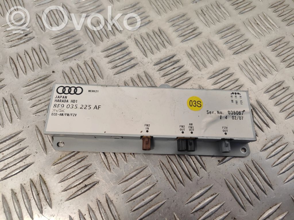 Audi A4 S4 B7 8E 8H Aerial antenna amplifier 