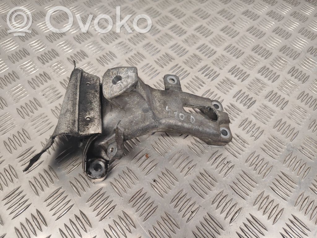 Audi A4 Allroad Engine mounting bracket 