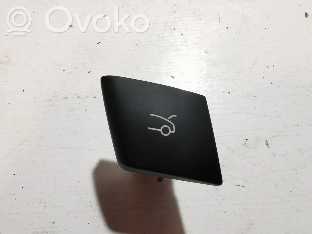 Citroen DS5 Tailgate opening switch 