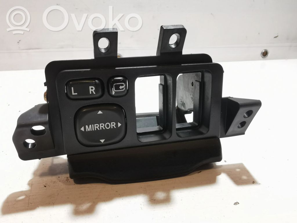 Wing mirror switch   183575