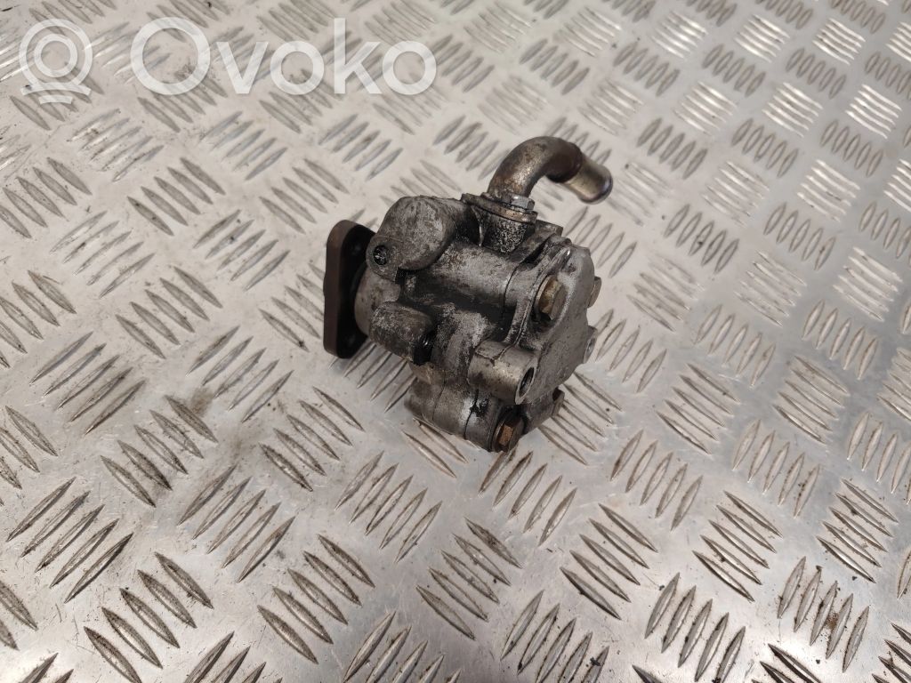Audi A4 S4 B5 8D Ohjaustehostimen pumppu 