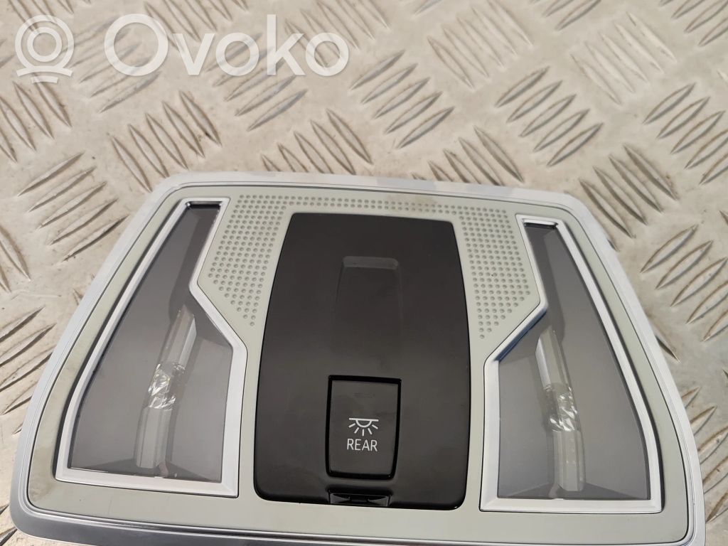 Audi A8 S8 D5 Takaistuimen valo 