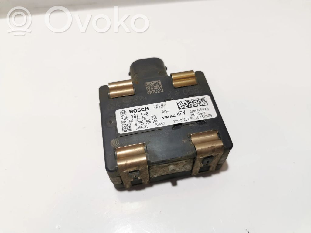 Volkswagen PASSAT B8 Sensor de radar Distronic 