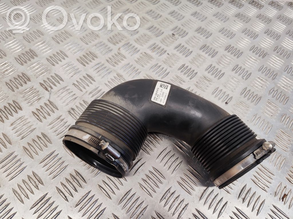 Audi Q7 4M Air intake duct part 