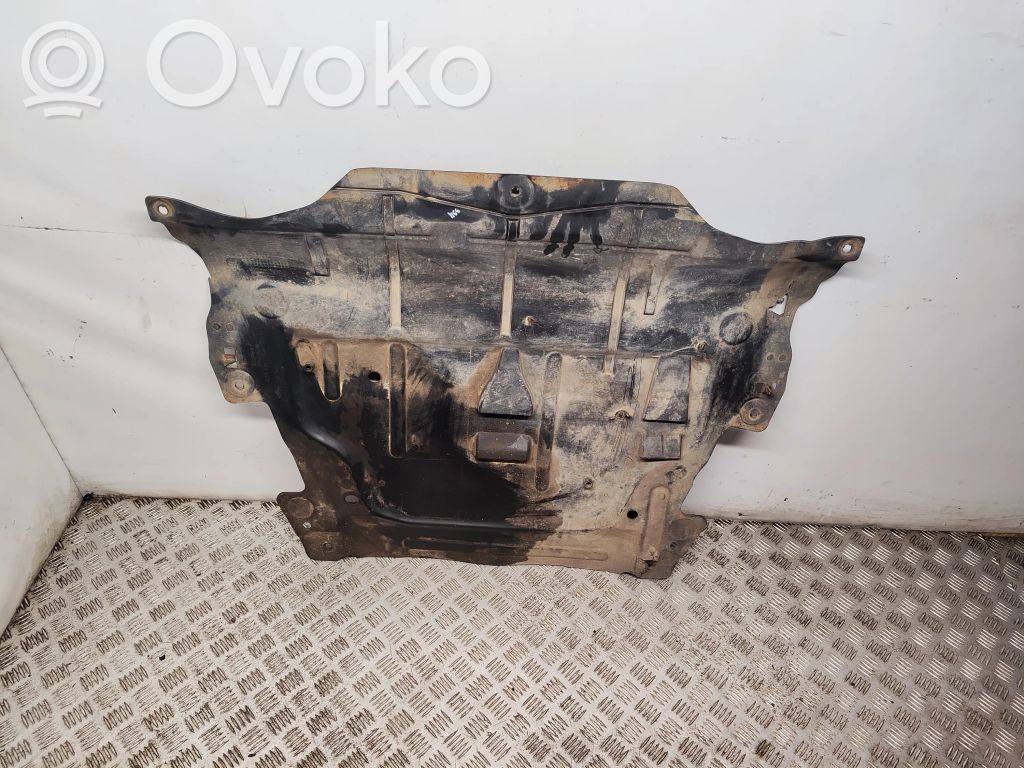 Volvo XC60 Engine splash shield/under tray 