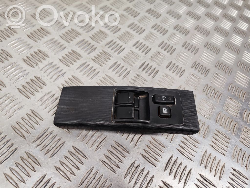 Toyota Corolla Verso AR10 Electric window control switch 