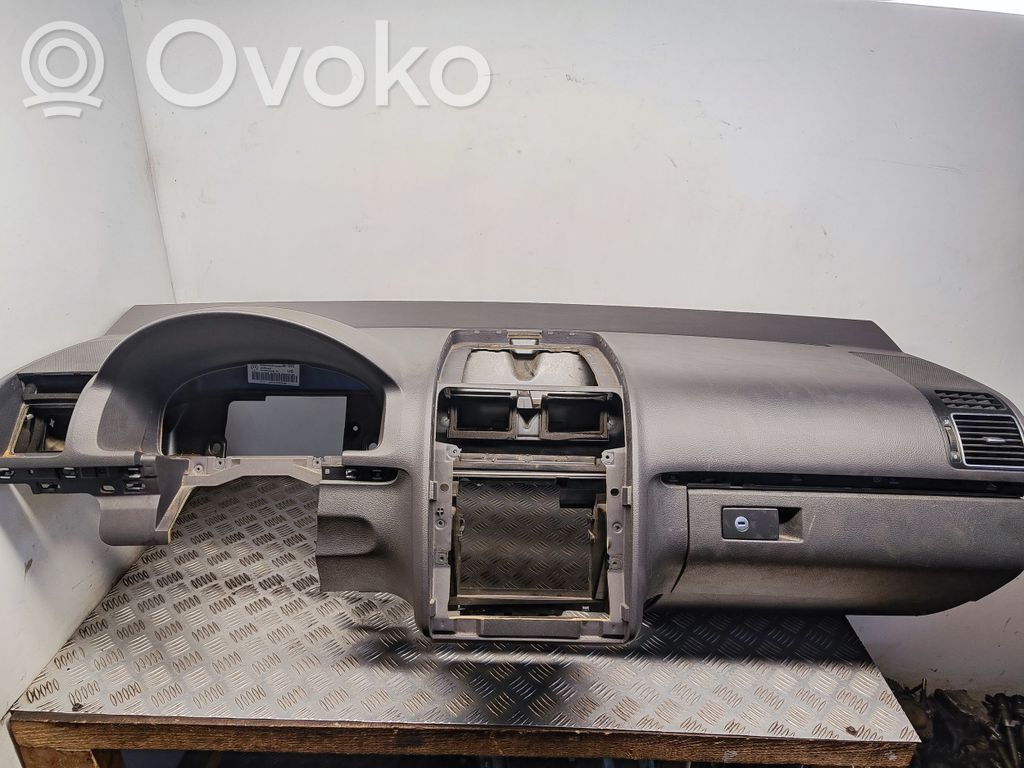 Volkswagen Touran II Panel de instrumentos 