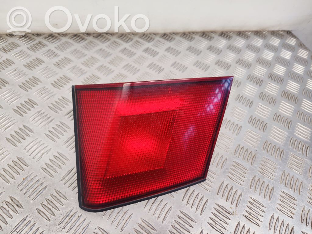 Mitsubishi Carisma Lampy tylnej klapy bagażnika 
