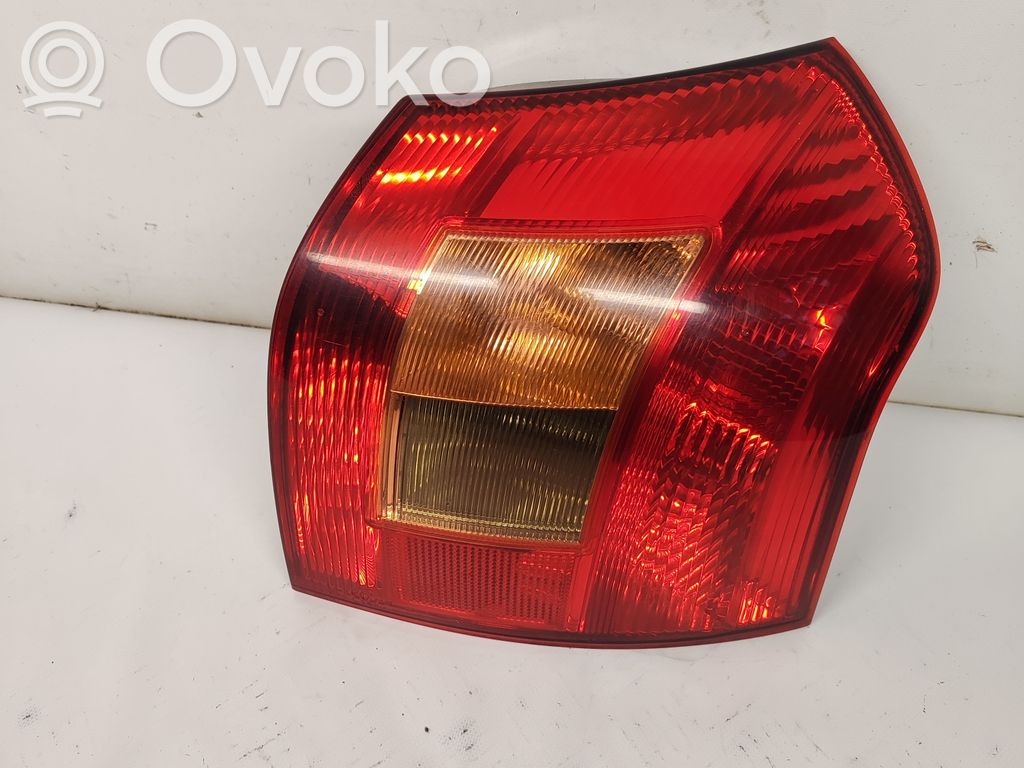 Toyota Corolla E120 E130 Galinis žibintas kėbule 