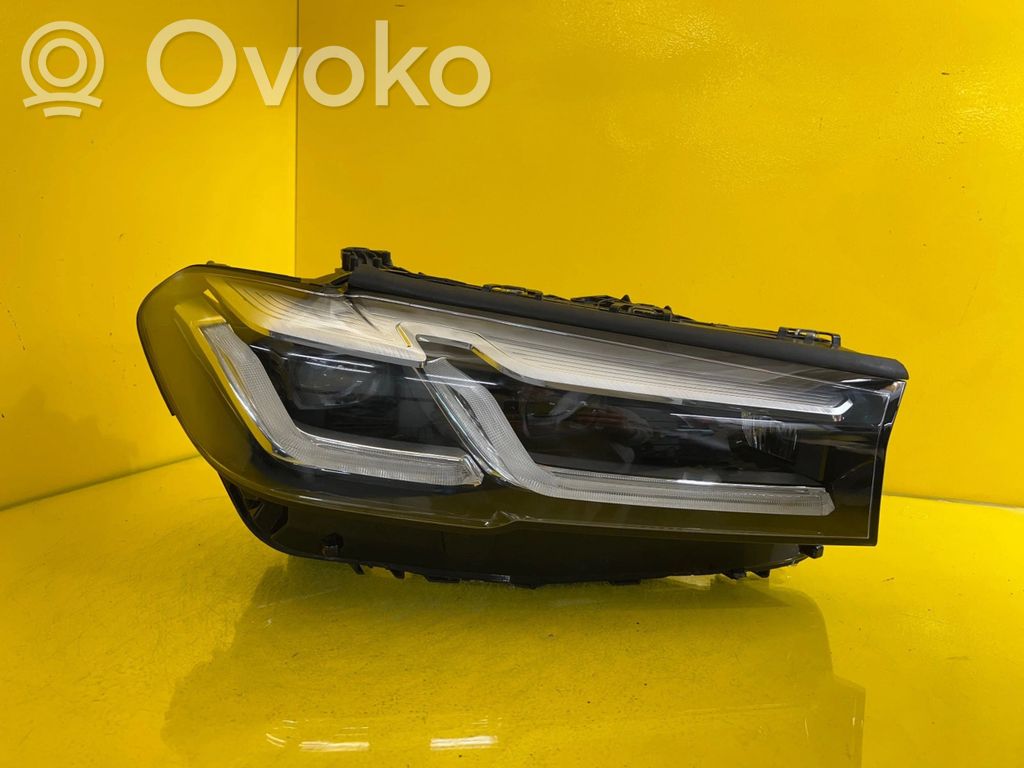 BMW 5 G30 G31 G38 Lampa przednia 