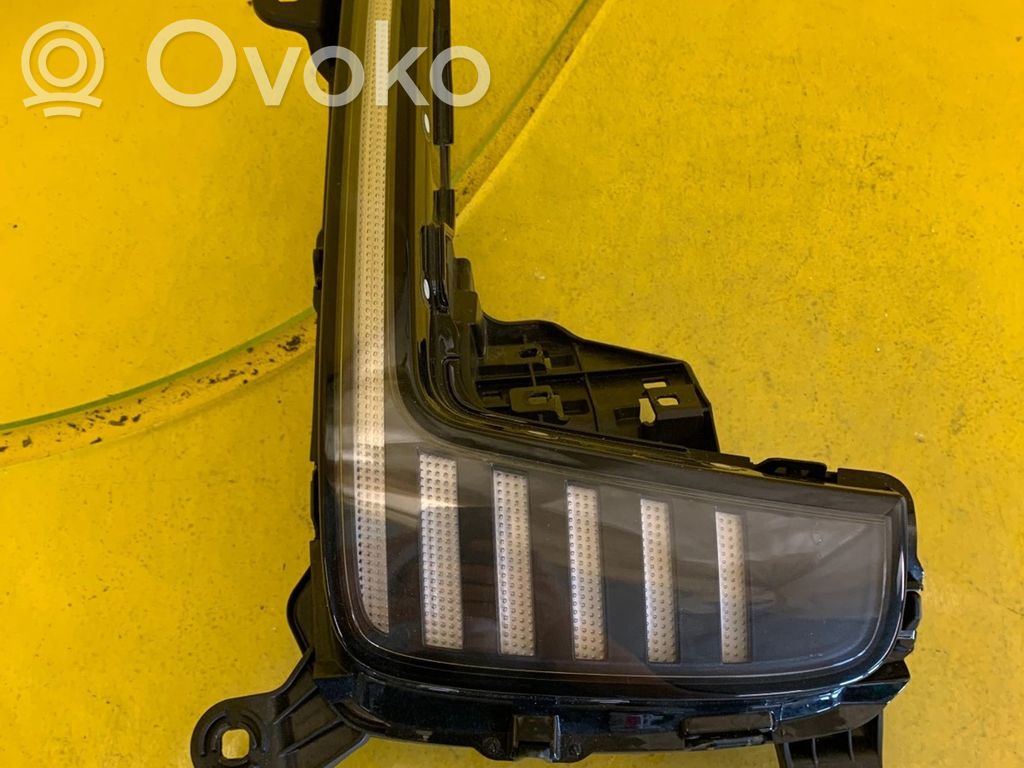 Audi Q7 4M Lampa przednia 